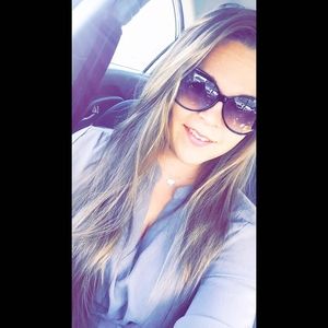 Meet your Posher, Ally